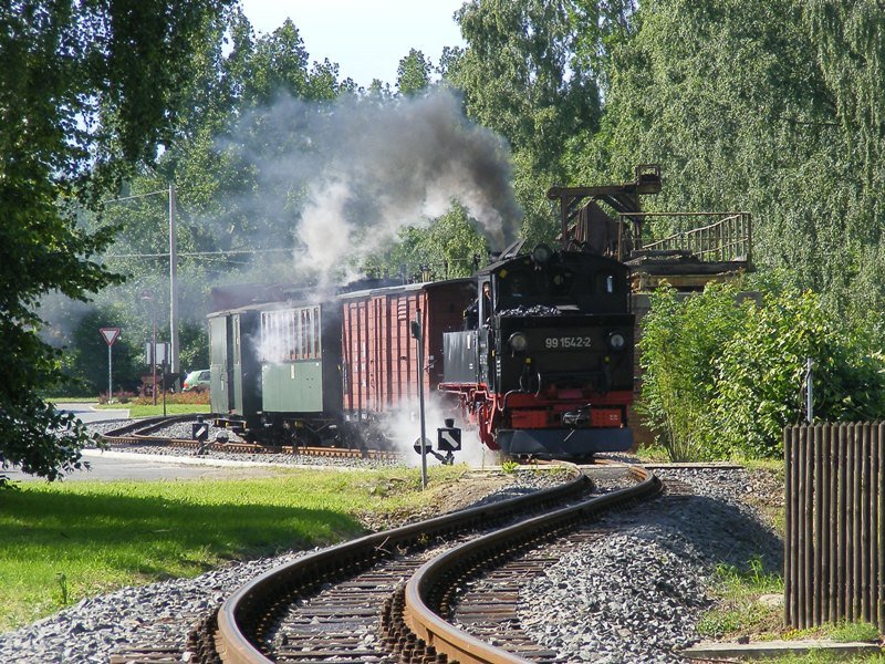 99 1542-2 bei der Ausfahrt aus Glossen am 12.6.2009.