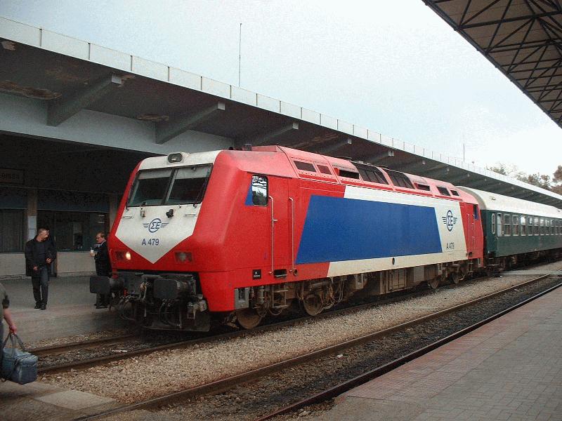 Lok A 479 mit D-Zug Thessaloniki - Athen in Larissa
