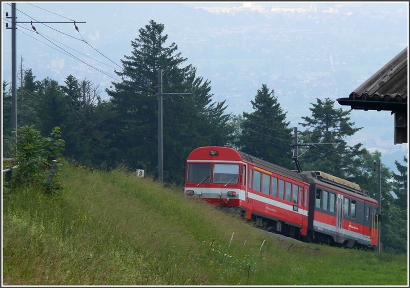 Steil gehts hinunter nach Altst�tten Stadt, hier unterhalb der Kreuzstrasse.