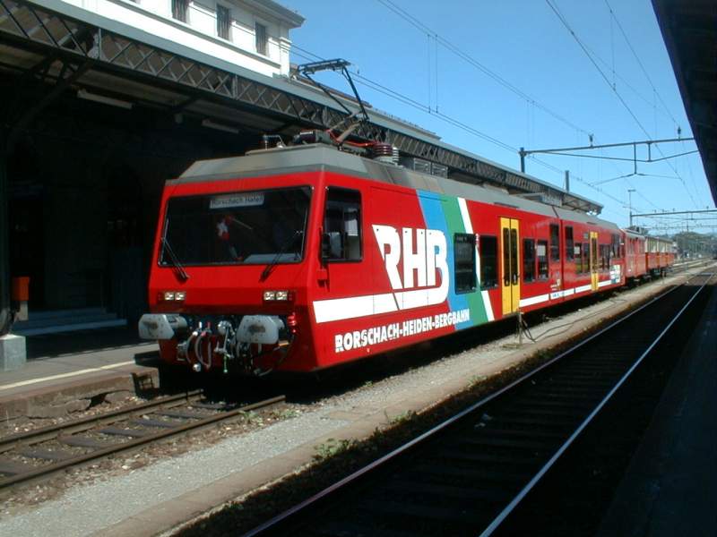 RHB,Rorschach-Heiden-Bergbahn,Gelenktriebwagen BDeh 3/6 am 13.05.01 in Rorschach 