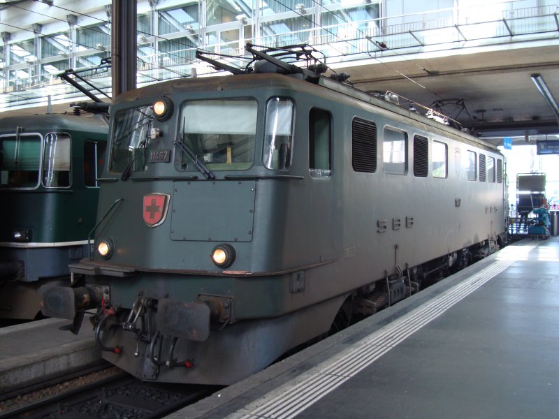 Im Luzerner Bahnhof versuchte ich meist, das Fotos schiessen zu