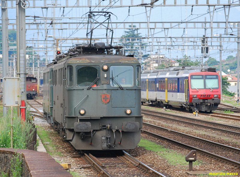 SBB Ae 6/6 11465 + 11453 leaving Bellinzona on the