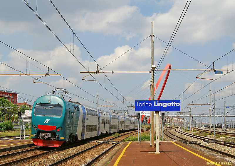 TAF 20 (Ale426/506 020) running as R4438 (Cuneo-Torino P.N.) leaves