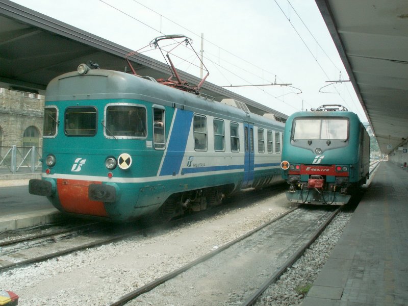 Triebzug ALe 940+801 am 05.06.08 im Bahnhof Trieste-Centrale.Rechts Einf�hrerstandslok E