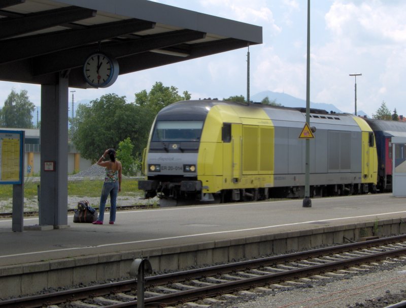 ALEX Dispolok Er 20 steht mit dem Alex von Oberstdorf