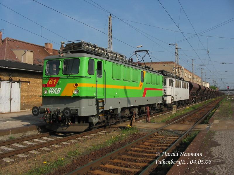 Am 04.05.06 fuhr dieser schne Zug durch Falkenberg(Elster) in Richtung Riesa, mit WAB 61 an der Spitze.