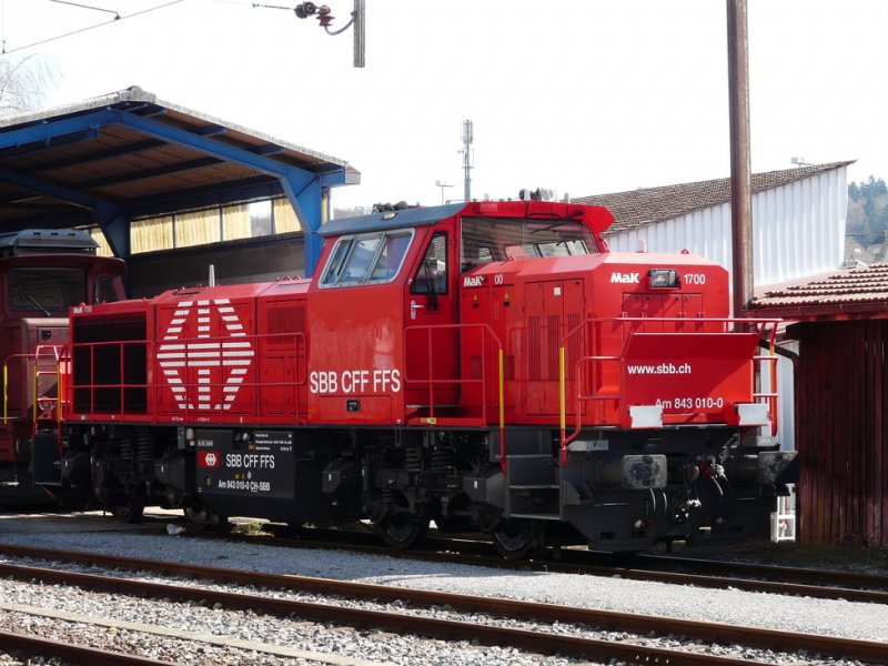 SBB - Am 843 010-0 im G�terbahnhof von Biel am