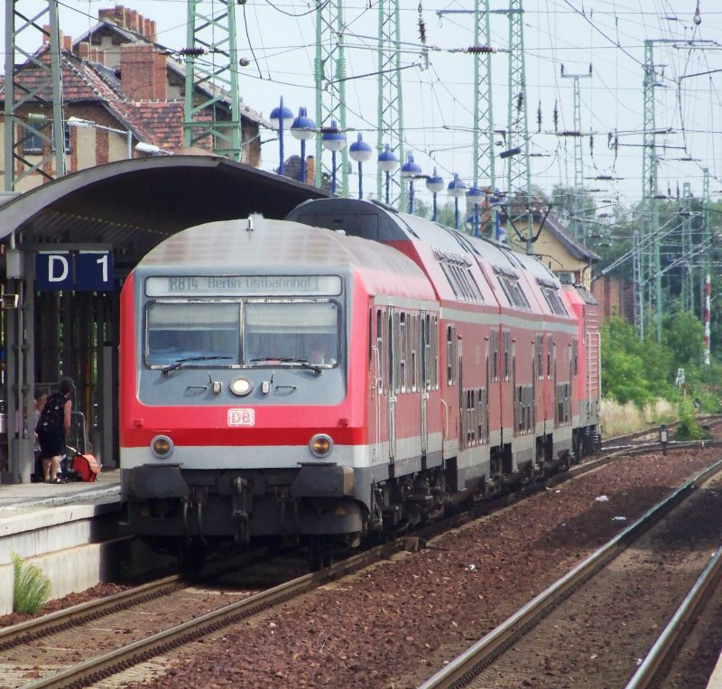 Am Gleis 1 steht bereit die RB14 (RB 91543) nach Berlin Ostbahnhof. Lbbenau/Spreewald den 06.07.2008