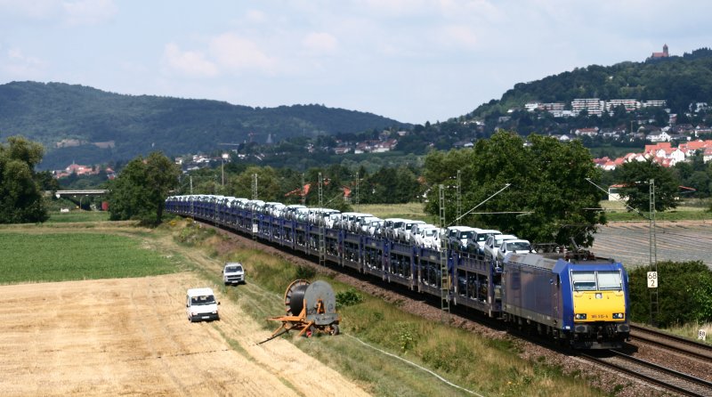 Am spten Nachmittag des 23.07.08 befrdert 185 515 einen  Mosef-Autozug  entlang der Bergstrae. Die Aufnahme zwischen Ltzelsachsen und Grosachsen-Heddesheim. 
