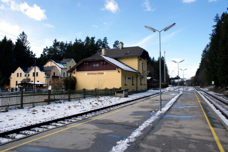 Ansicht vom Bahnhof Ausschlag-Zbern am Wechsel, 25.03.2009.