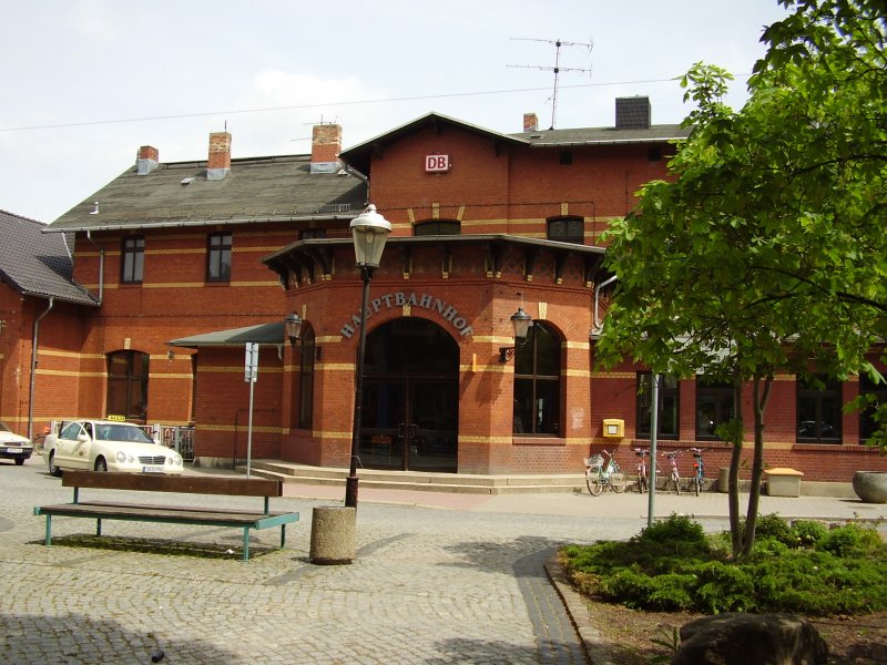 Eingangsbereich vom Arnst�dter Hauptbahnhof.  