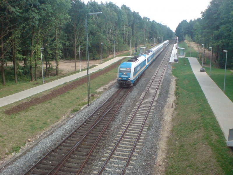 BR 223 069-6 und eine dahinter eingereiht BR 183 ,Durchfahrt