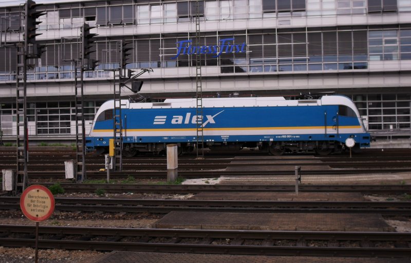 Hier f�hrt 183 001 der Arriva L�nderbahn Express am 4.10.2009