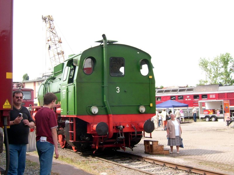 Auf dem Gelnde des DB-Museum Halle/Saale wurde zum Sommerfest neben zahlreichen Damp-, Diesel- und E-Loks auch diese Dampfspeicherlok ausgestellt. Fotografiert am 06.07.08.