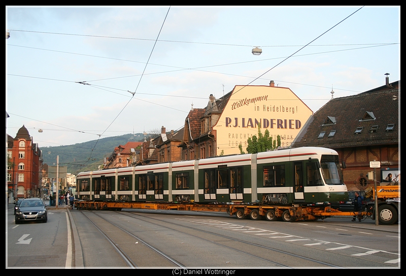 Der neue Flexity f�r Augsburg am 23. April 2009 nahe