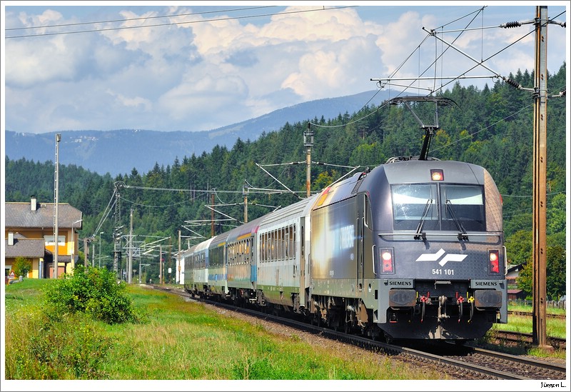 541-101 (Swarovsky) with the EC211 (Villach - Beograd). Ledenitzen, 21.8.2009.