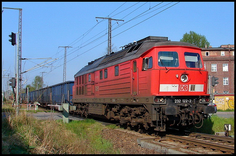 B Stralsund Carl Heydemann Ring. 232 122-2 aus Rostock hat gleich den Hbf Stralsund erreicht.  am 03.05.08