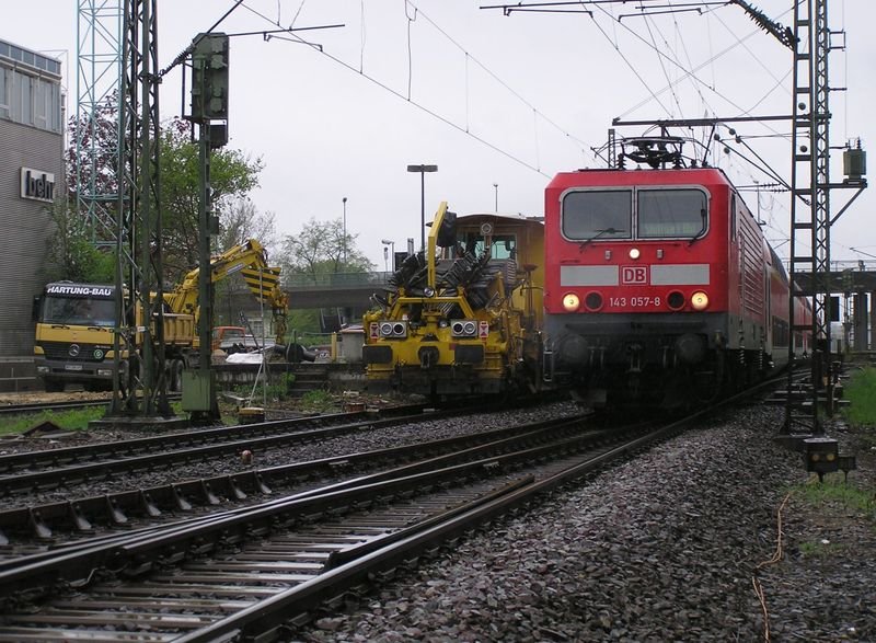 RE 22032 verl�sst um 14:10 Uhr durch Baurbeiten (f�r die