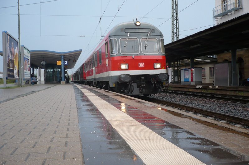 IRE 3277 aus Stuttgart legte hier in Reutlingen am 14.05.09