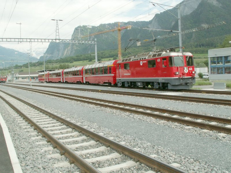 Bahnhofsfest in Chur,Ge 4/4 II Nr.631  Untervaz  mit Bernina Express Wagen(Schnupperfahrten)zwischen Chur und Untervaz.
Untervaz 24.05.08