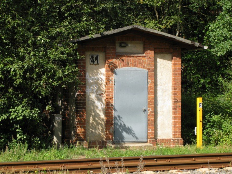 KBS 175, km 39,9 im B�rzower Wald nahe des Bahn�bergangs,
