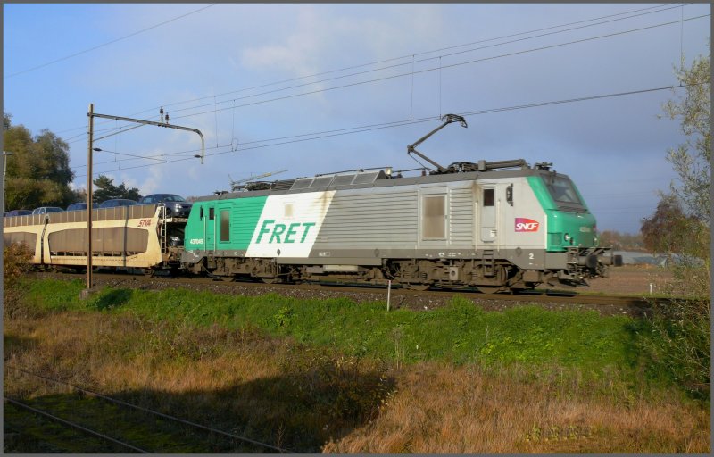 FRET 437 049 verl�sst mit einem Autozug Buchs SG Richtung