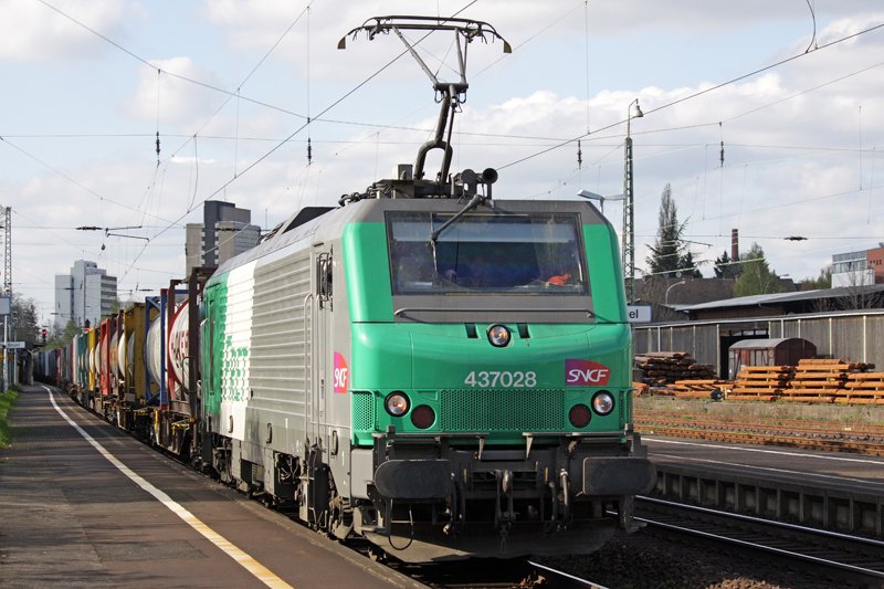 SNCF Fret 437028 in Bonn Beuel am 09,04,09 