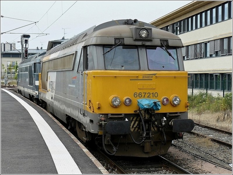 Auch die Streckendiesellok BB 667210 in ihrem sch�nen gelben Kleid