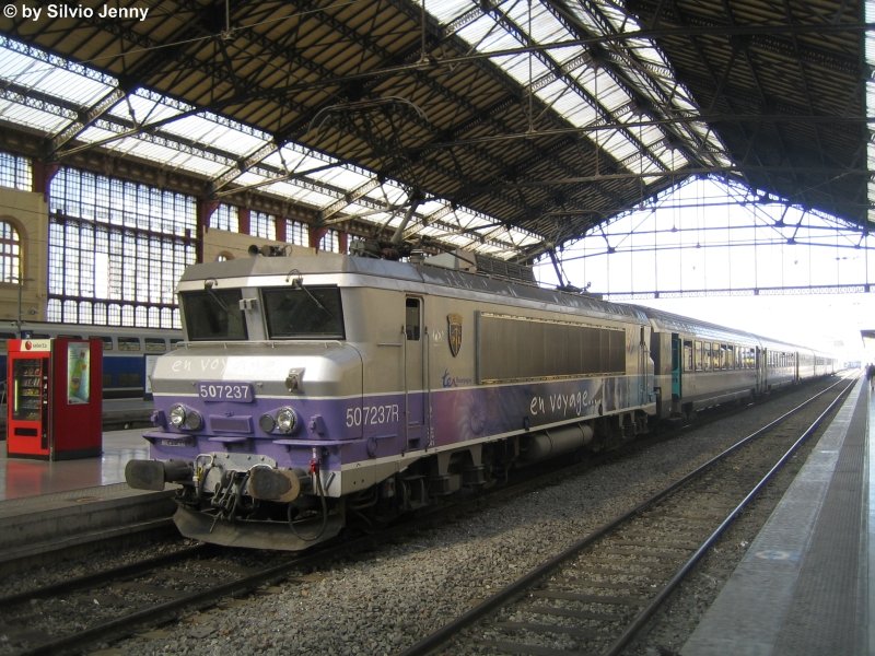 BB7200 507237 am 4.8.08 mit soeben aus Lyon angekommenem TER in Marseille Saint Charles.