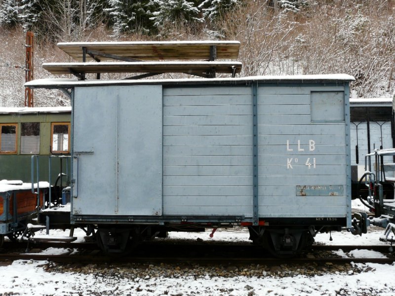 BC - Gterwagen K 41 von der Bahn von Leuk nach Leukerbad im Depotareal in Chaulin am 24.03.2008