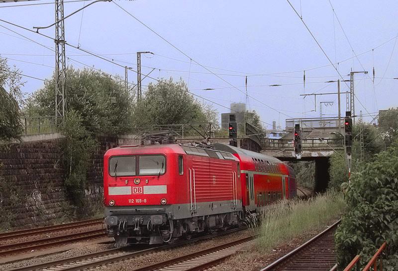 Bei 32 Grad im Schatten, 112169 Bh Berlin O. bei der Ausfahrt, unweit Hagen Hbf Ri. Wuppertal-Kln. 