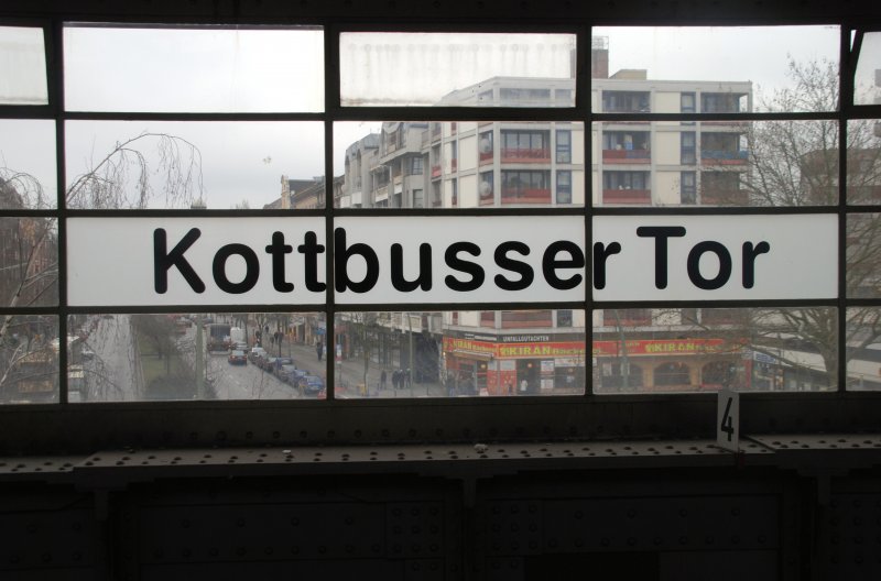 BERLIN, 07.03.2009, U-Bahnhof Kottbusser Tor (Linie U1)