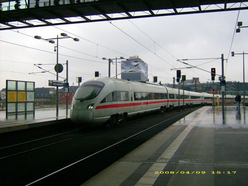 Der einfahrende ICE-TD nach Koppenhagen und Aarhus. Fotografiert am 09.04.08