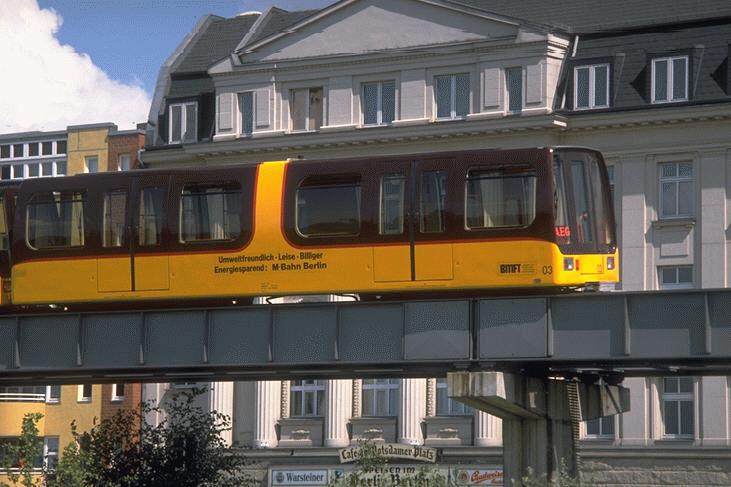 Berlin,M-Bahn 1984-1991 Streckenfoto (1988)mit Wagen 03 