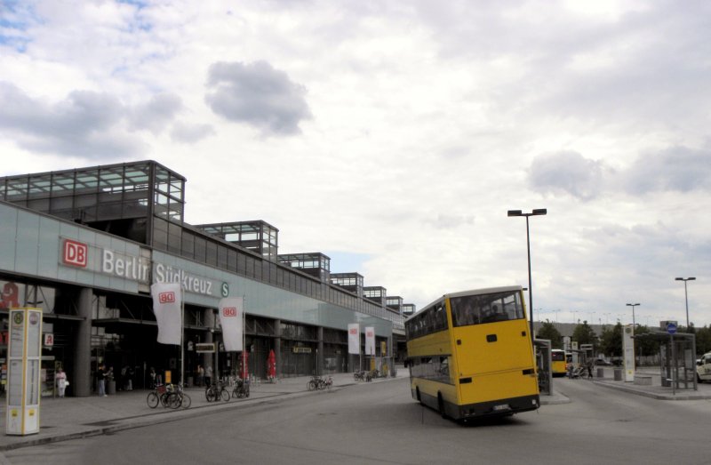 The Hildegard Knef square with the main entrance of the