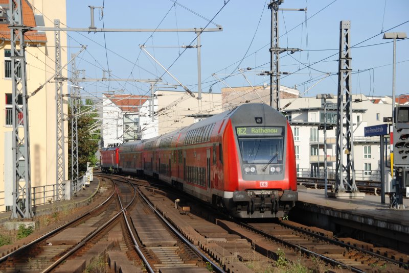 Berlin, 25.09.2009, RE2 nach Rathenow bei der Ausfahrt aus dem
