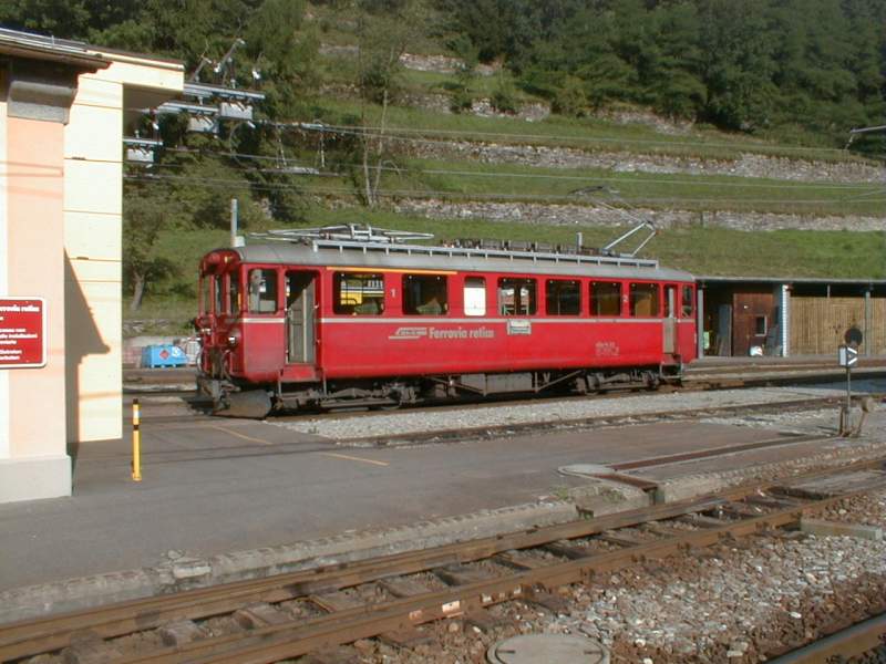 Berninabahn,Triebwagen ABe4/4 I No.35 in Poschiavo,23.07.01