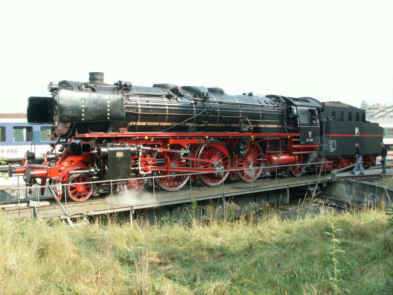 "A noble hit" The German express train locomotive 01 202