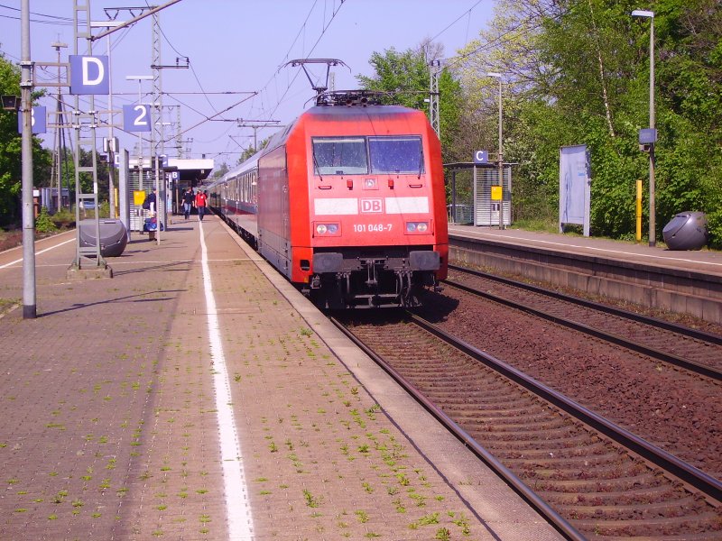 101048-7 achieved with the IC 1971 Elmshorn. 27.04.07 (automatically translated,