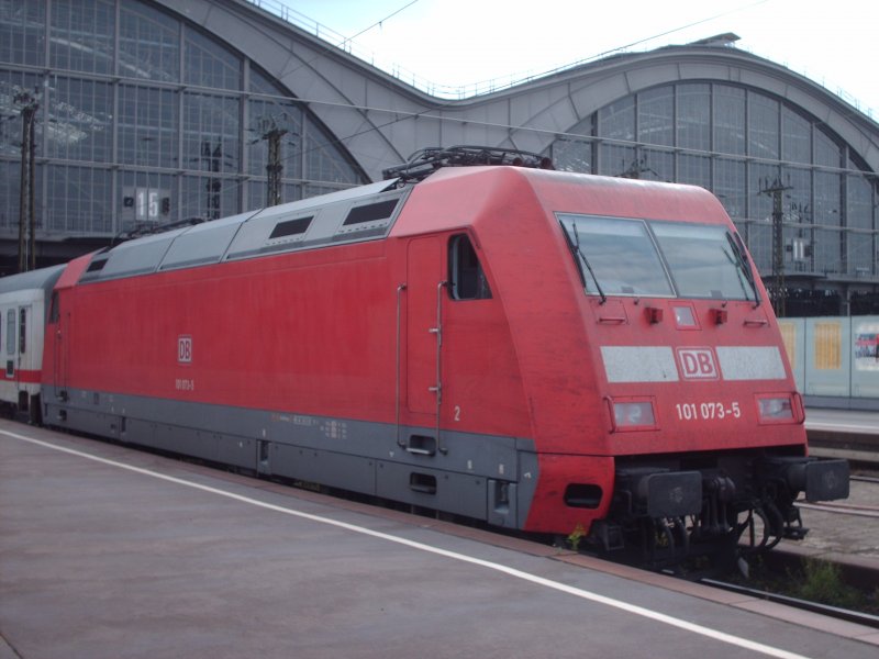 101 073-5 brachte am 21.07.2007 den IC 2049 nach Leipzig