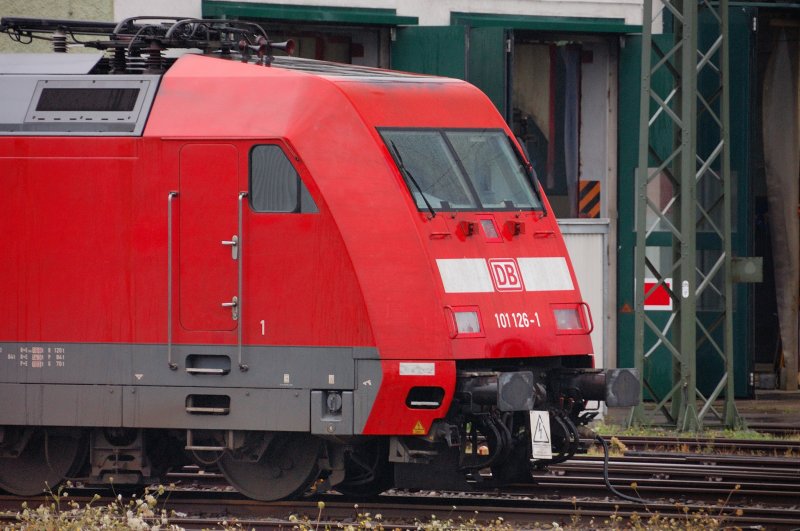 Nicht gen�gend Energie f�r 101 126-1 ? Die Lok am
