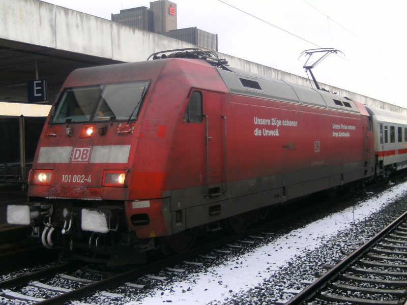 101-002-4 mit einem IC von Leipzig nach Oldenburg am 02.01.2009.
