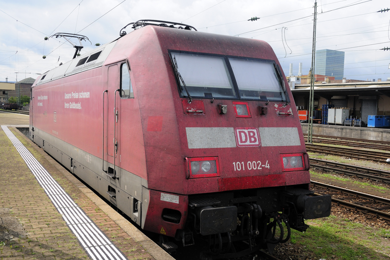 Zwischen 101 001 und 101 003, beide in der Zwischenzeit