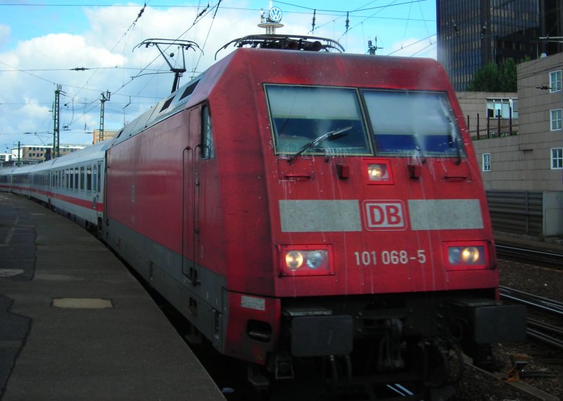 101 068 verl�sst Hannoveer HBF  