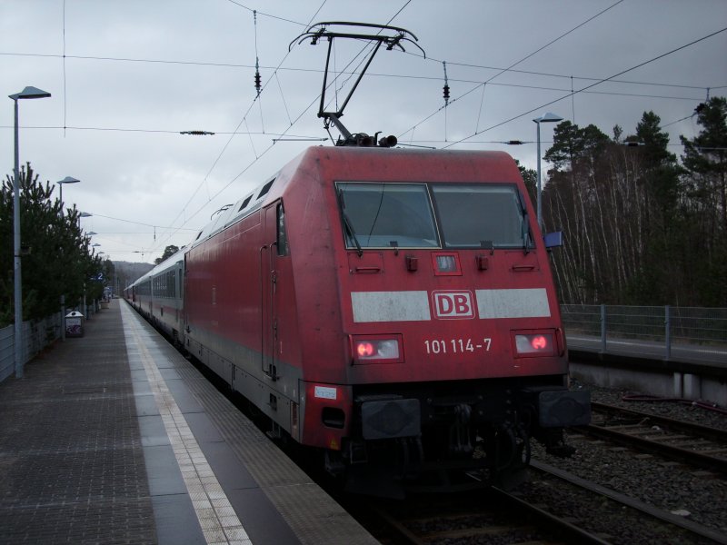 101 114 nach der Ankunft des IC R�GEN 2212 Koblenz-Binz