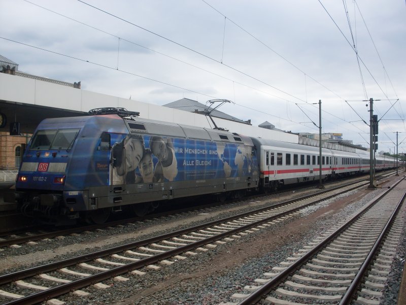 101 102 mit einem IC nach Frankfurt in Hannover im
