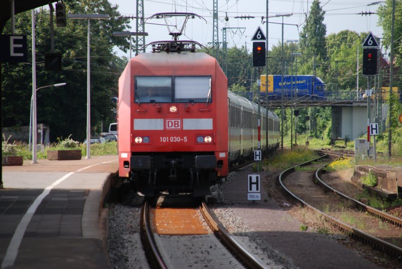 Rheine, 22.06.2009, 101 030-5 als IC149 von Amsterdam Schiphol nach