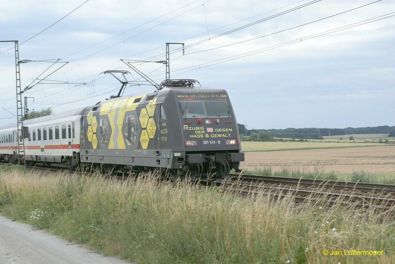 12:15 - 25.6.2007. Br 101 141-0 mit IC von Braunschweig