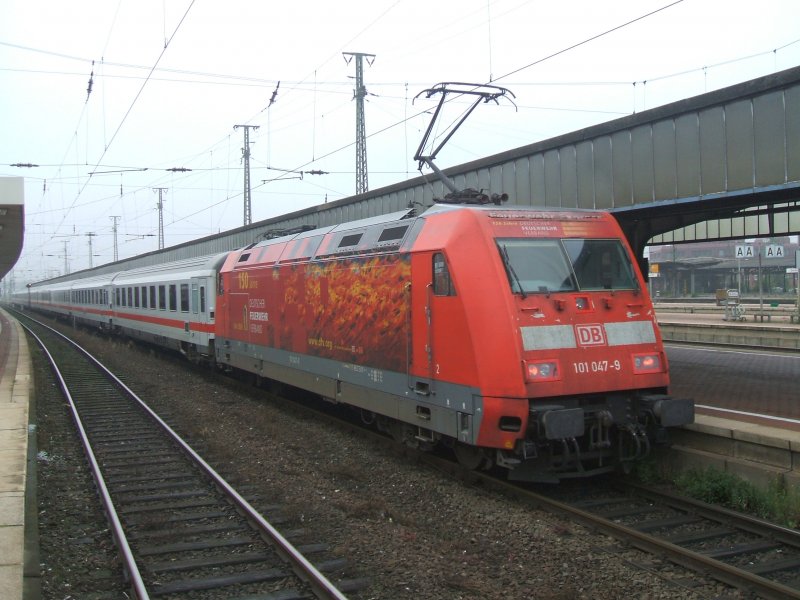 BR 101 047-9 mit IC 2013 Allg�u im Schub nach