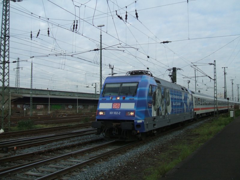 BR 101 102-2 (Gegen Hass und Gewalt III) mit IC